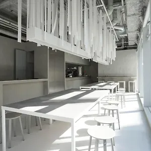 「泊まれる本屋」book And Bed Tokyo 心斎橋 ホステル 大阪市